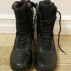 CLOSE OUT Ridge Air-Tac boots - LIKE NEW